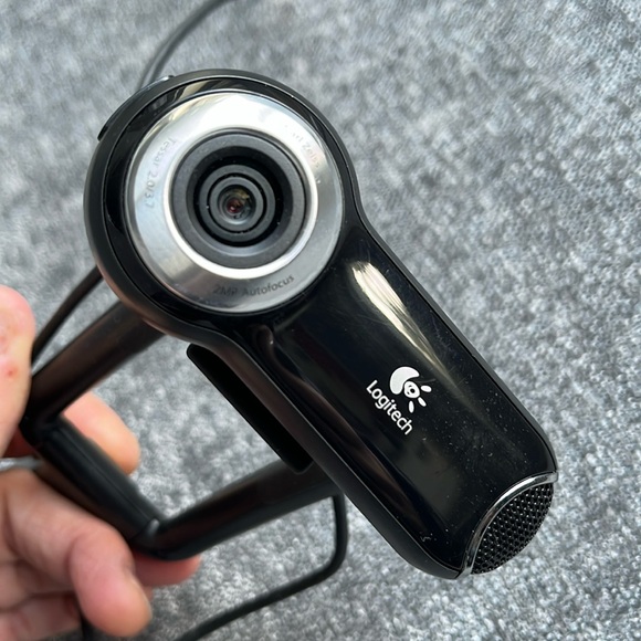 LOGITECH 2MP AUTOFOCUS WEBCAM - Picture 3 of 7